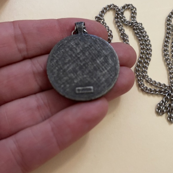 Avon Bangalore Tiger Pendant Necklace NIB - Picture 3 of 3